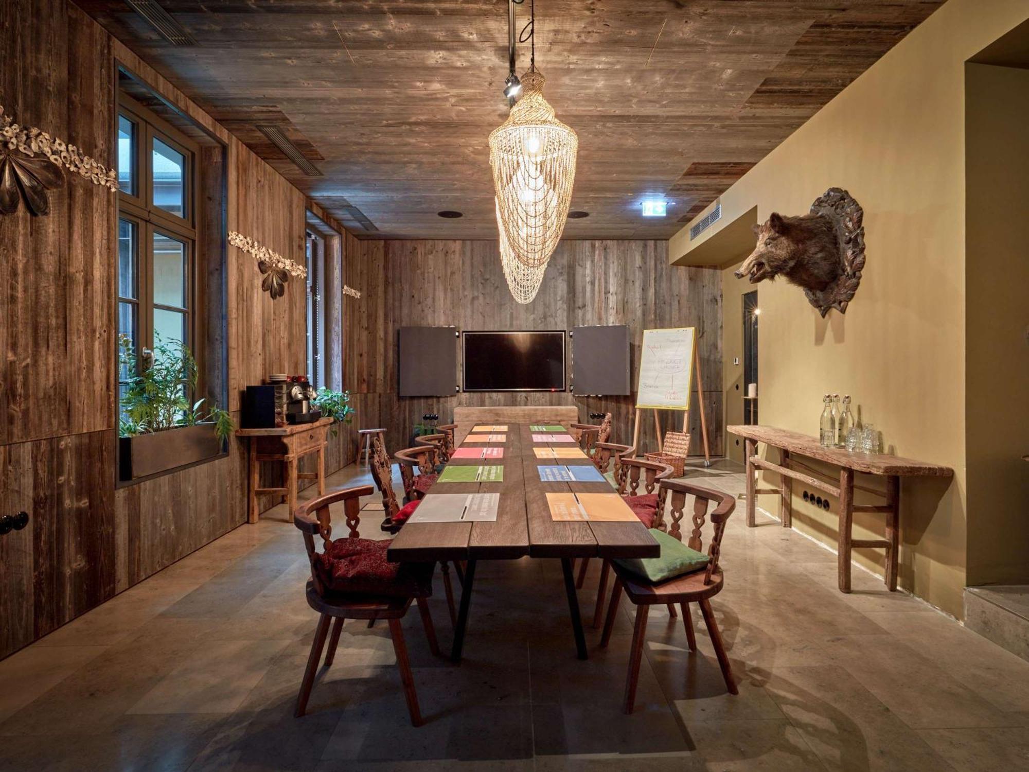 Hotel 25hours The Royal Bavarian 4*